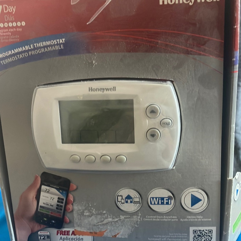 Honeywell Programmable Thermostat
Untested